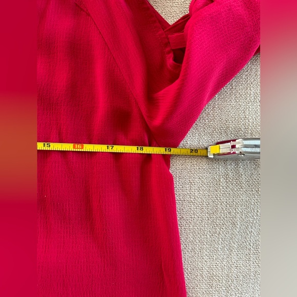 Jennifer Lopez Red Long Bell Sleeve Top. Size Small - Picture 8 of 11